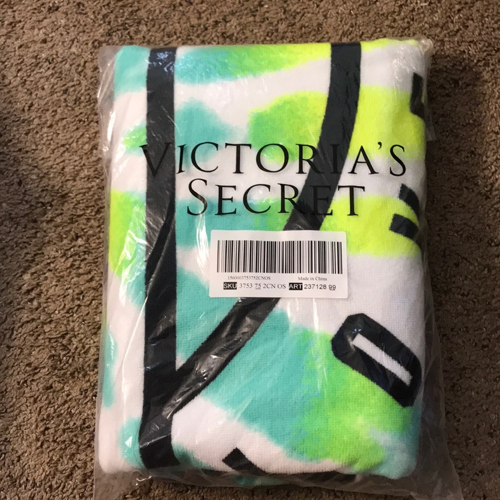 Victoria secret circle beach towel
